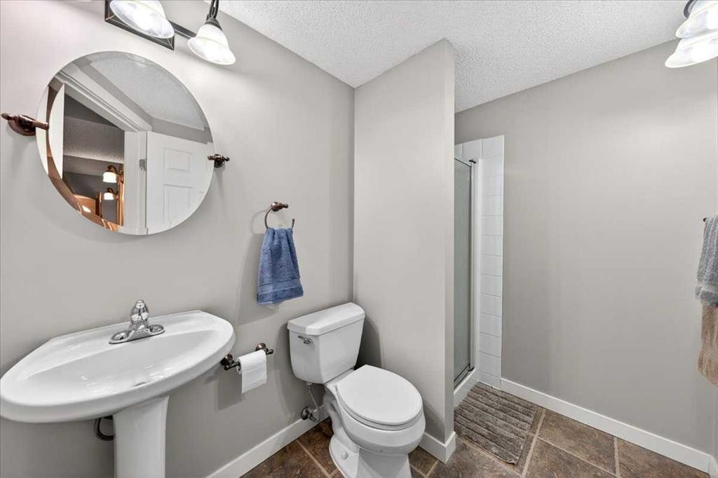 127 Hidden Ranch Terrace Nw, Calgary, AB - Indoor Photo Showing Bathroom