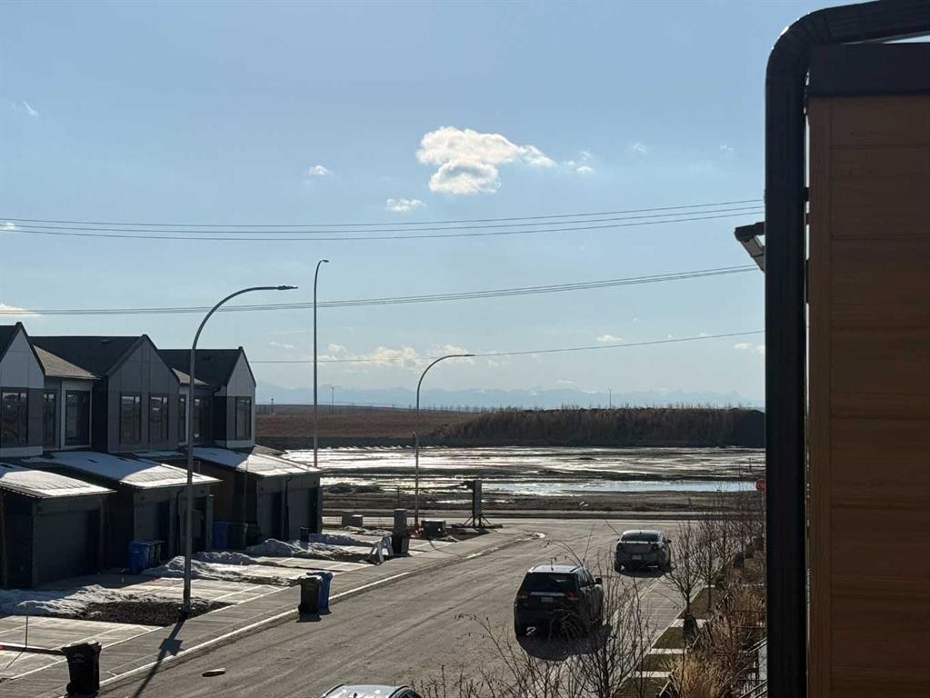 8528 21 Avenue Se, Calgary, AB - Outdoor