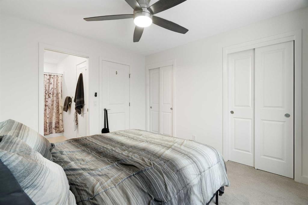 8528 21 Avenue Se, Calgary, AB - Indoor Photo Showing Bedroom