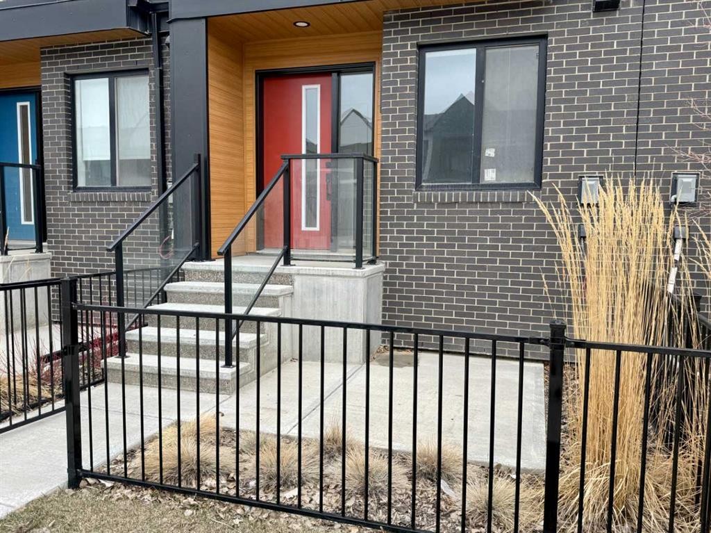 8528 21 Avenue Se, Calgary, AB - Outdoor With Exterior