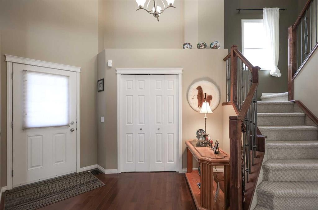 125 Silverado Range Cove Sw, Calgary, AB - Indoor Photo Showing Other Room