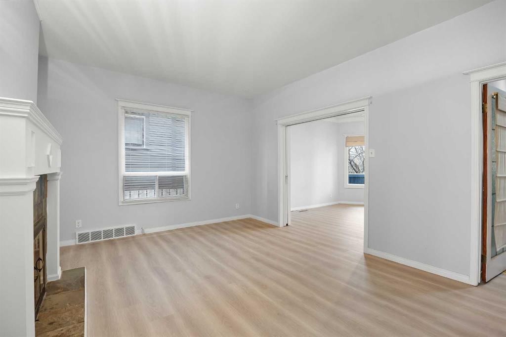 528 21 Avenue Sw, Calgary, AB - Indoor Photo Showing Other Room