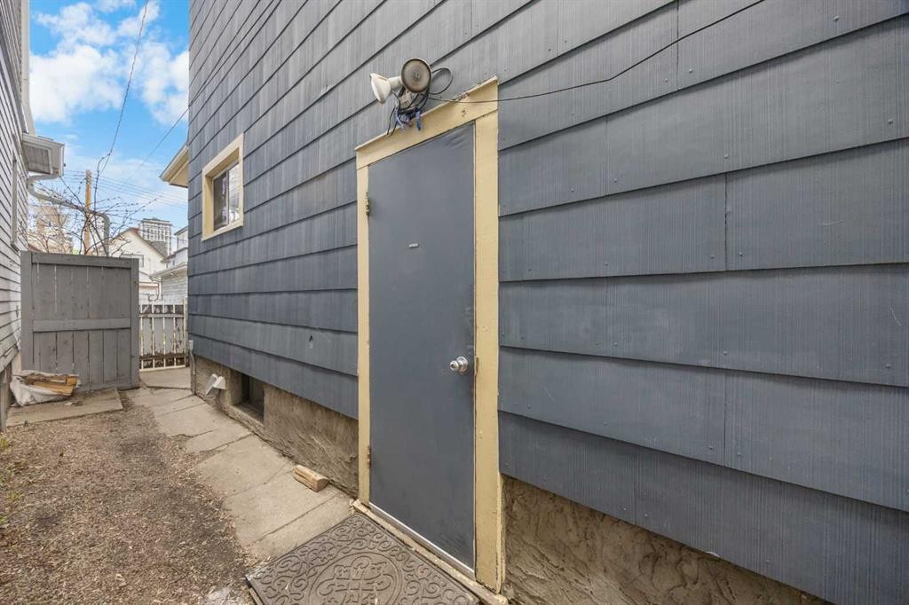 528 21 Avenue Sw, Calgary, AB - Outdoor With Exterior
