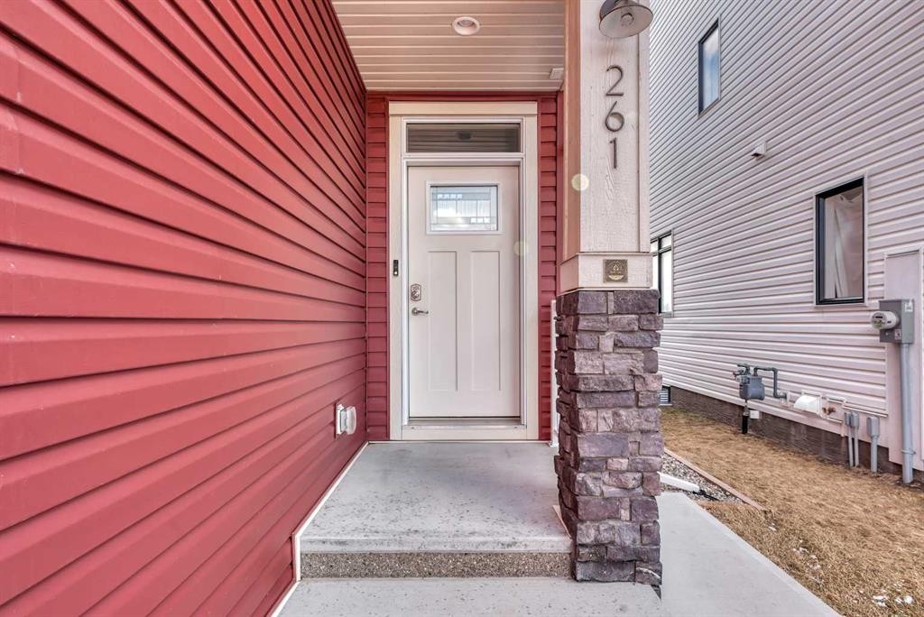 261 Wildrose Drive, Strathmore, AB - Outdoor With Exterior