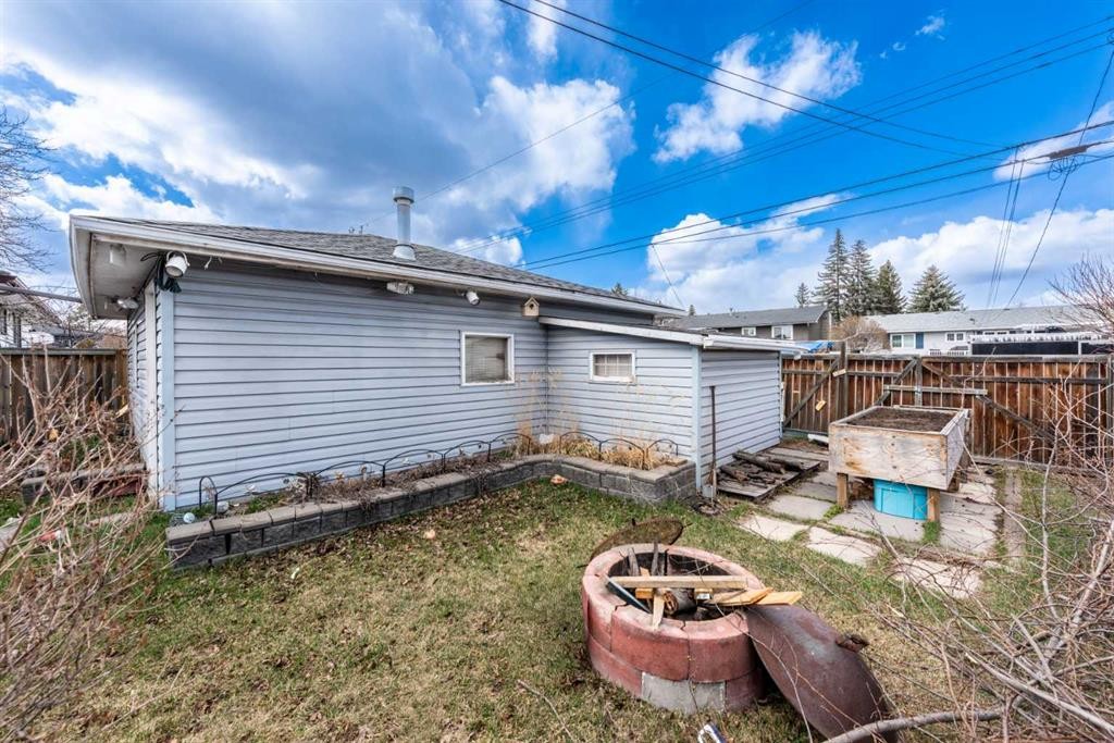 46 Marbrooke Circle Ne, Calgary, AB - Outdoor