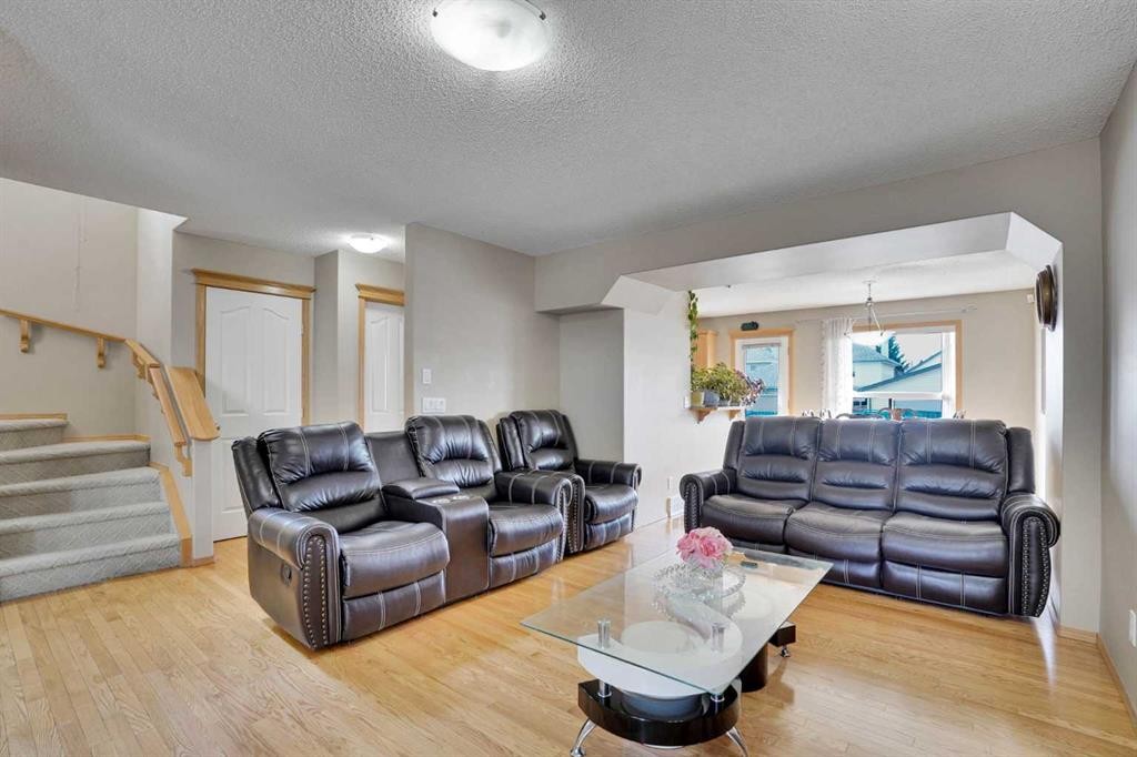 75 Taralea Crescent Ne, Calgary, AB - Indoor Photo Showing Living Room
