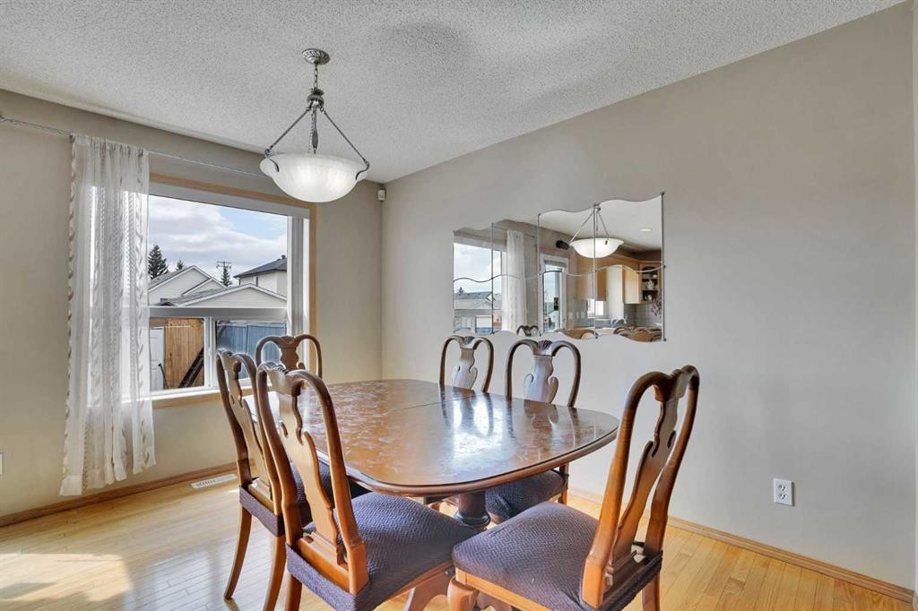 75 Taralea Crescent Ne, Calgary, AB - Indoor Photo Showing Dining Room