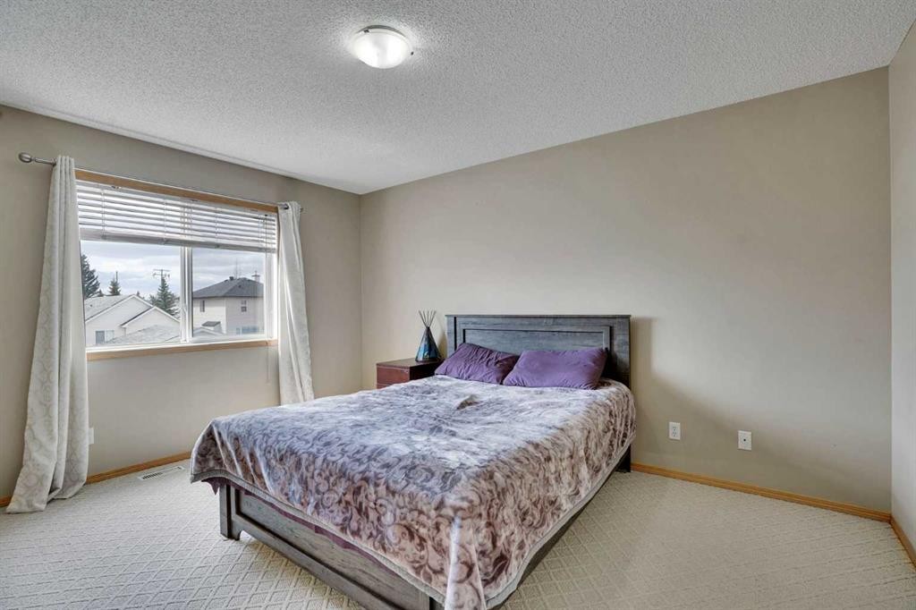 75 Taralea Crescent Ne, Calgary, AB - Indoor Photo Showing Bedroom