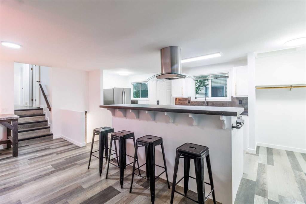 92 Erin Woods Drive Se, Calgary, AB - Indoor