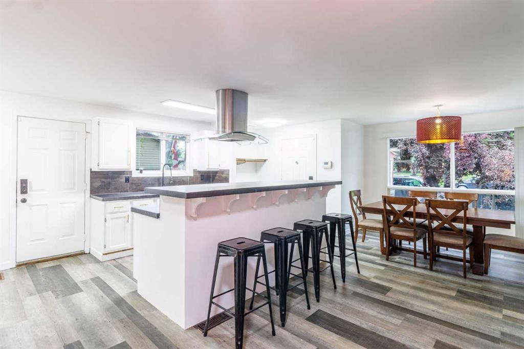 92 Erin Woods Drive Se, Calgary, AB - Indoor