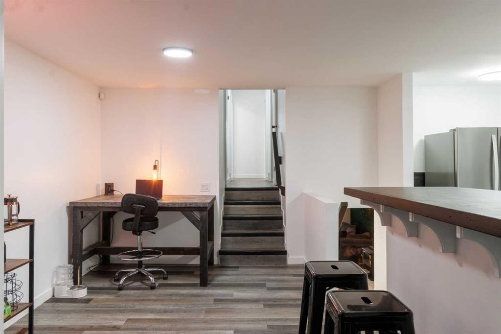 92 Erin Woods Drive Se, Calgary, AB - Indoor