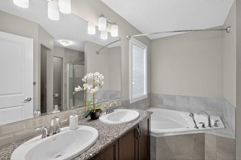 76 Nolancrest Circle Nw, Calgary, AB