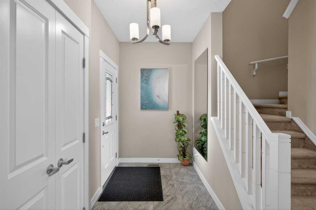 76 Nolancrest Circle Nw, Calgary, AB