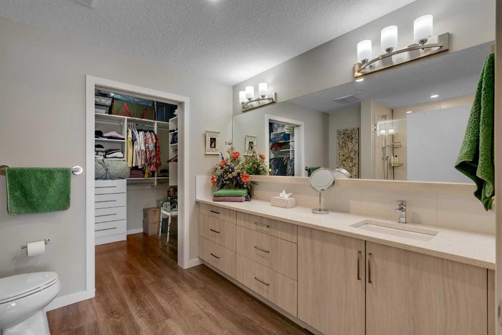 212-12 Mahogany Path Se, Calgary, AB - Indoor Photo Showing Bathroom
