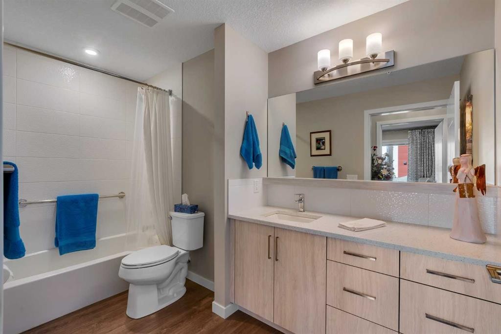 212-12 Mahogany Path Se, Calgary, AB - Indoor Photo Showing Bathroom