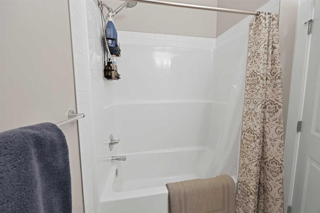 1167 Channelside Drive Sw, Airdrie, AB - Indoor Photo Showing Bathroom