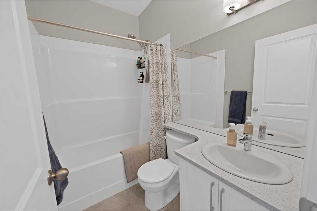 1167 Channelside Drive Sw, Airdrie, AB - Indoor Photo Showing Bathroom