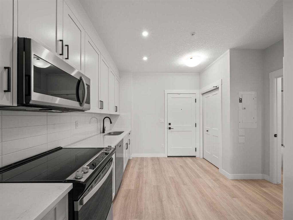 4309-200 Seton Circle Se, Calgary, AB - Indoor Photo Showing Kitchen