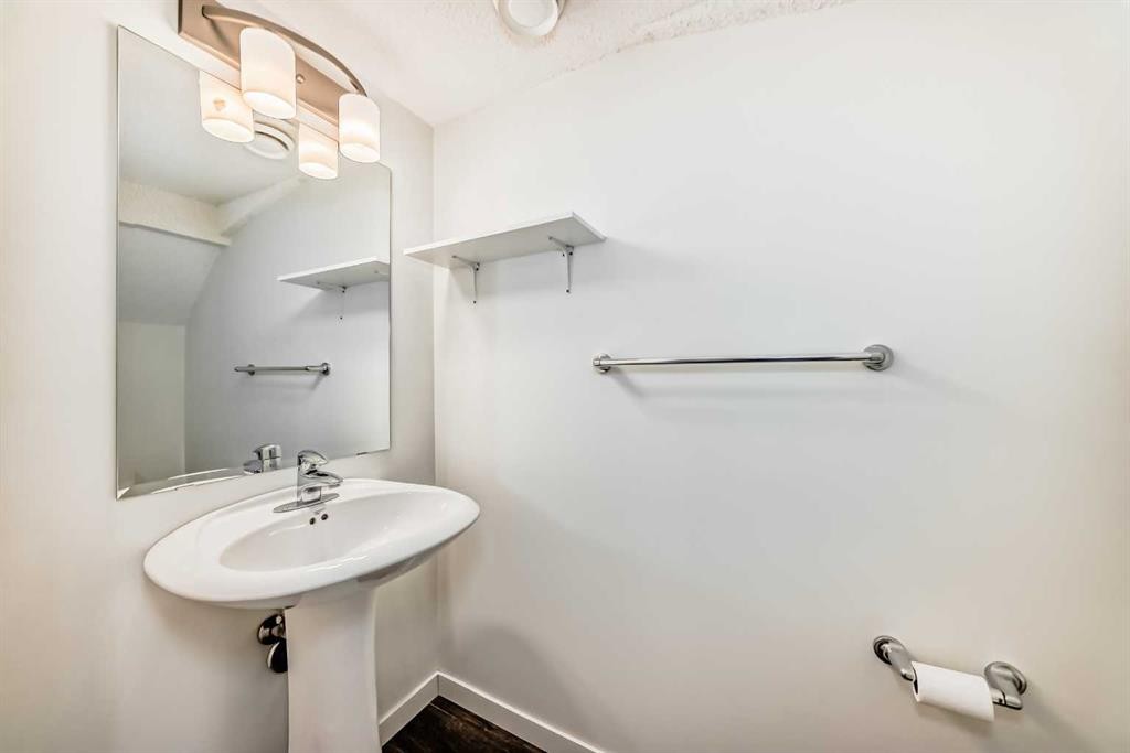 56 Auburn Bay Link Se, Calgary, AB - Indoor Photo Showing Bathroom