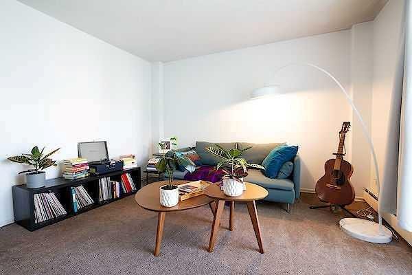 655 4 Av Ne, Calgary, AB - Indoor