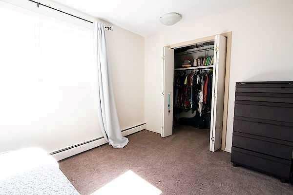 655 4 Av Ne, Calgary, AB - Indoor