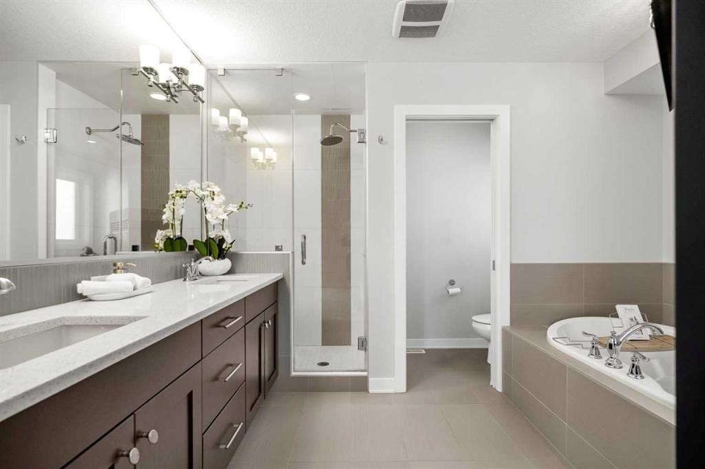 2427 22A Street Nw, Calgary, AB - Indoor Photo Showing Bathroom