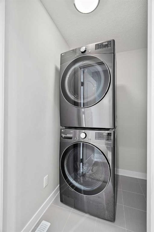 2427 22A Street Nw, Calgary, AB - Indoor Photo Showing Laundry Room
