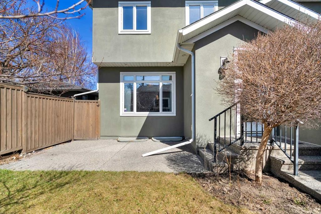 2427 22A Street Nw, Calgary, AB - Outdoor