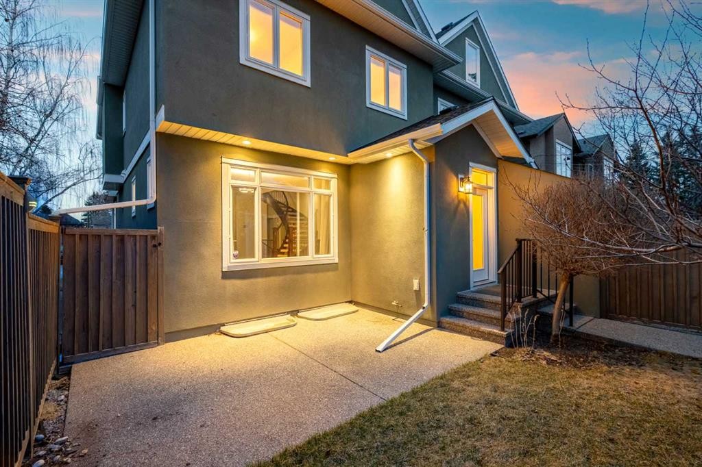 2427 22A Street Nw, Calgary, AB - Outdoor With Exterior