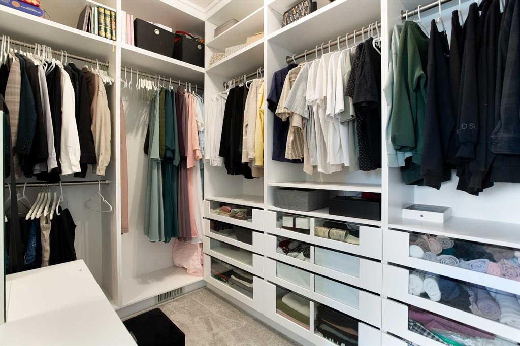 206 Rowley Way Nw, Calgary, AB - Indoor With Storage