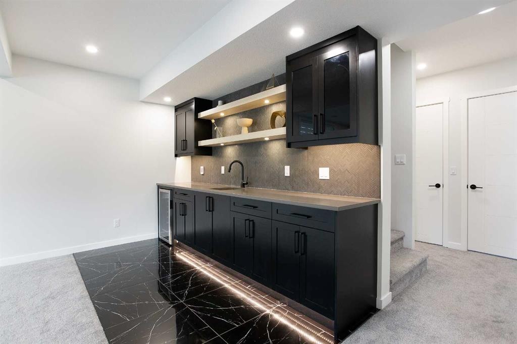 206 Rowley Way Nw, Calgary, AB - Indoor Photo Showing Other Room