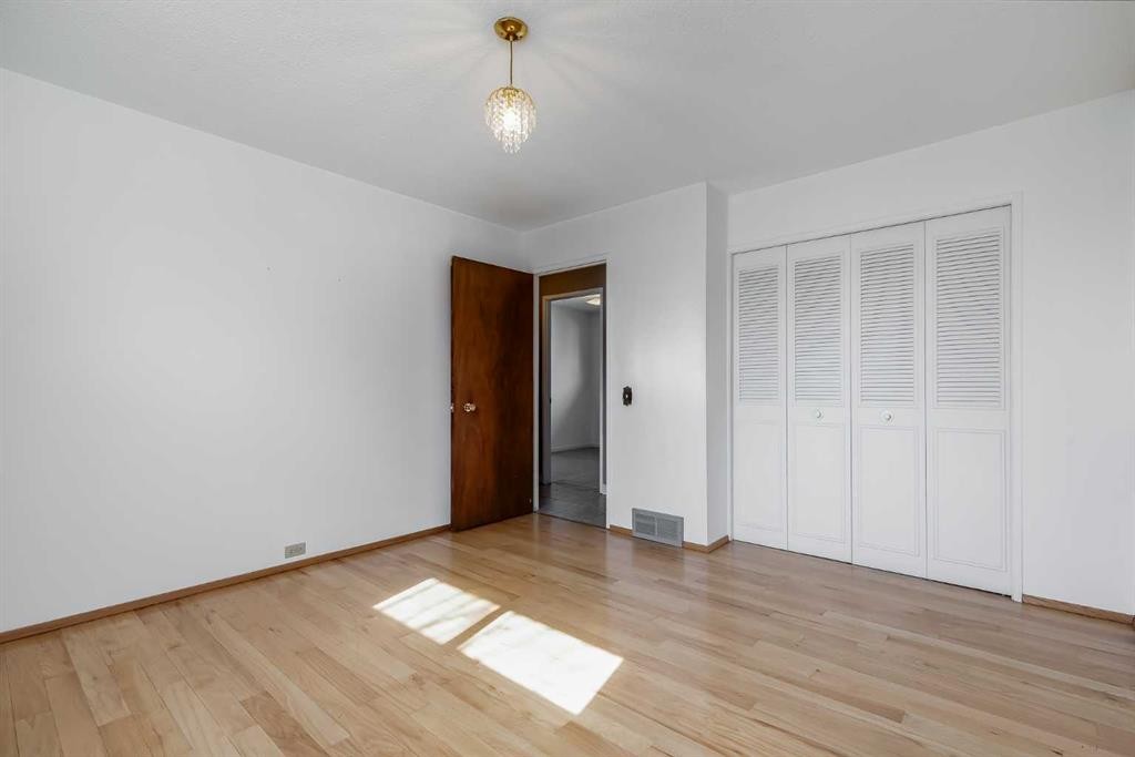 248 Huntcroft Road Ne, Calgary, AB - Indoor Photo Showing Other Room
