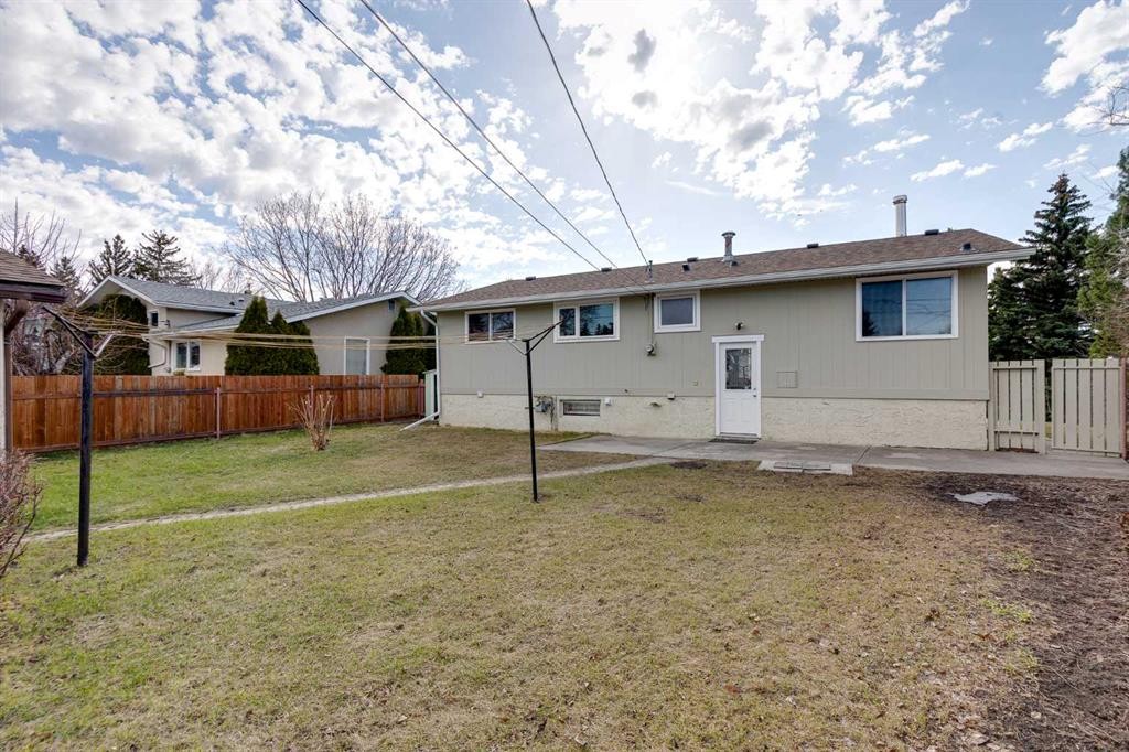 248 Huntcroft Road Ne, Calgary, AB - Outdoor