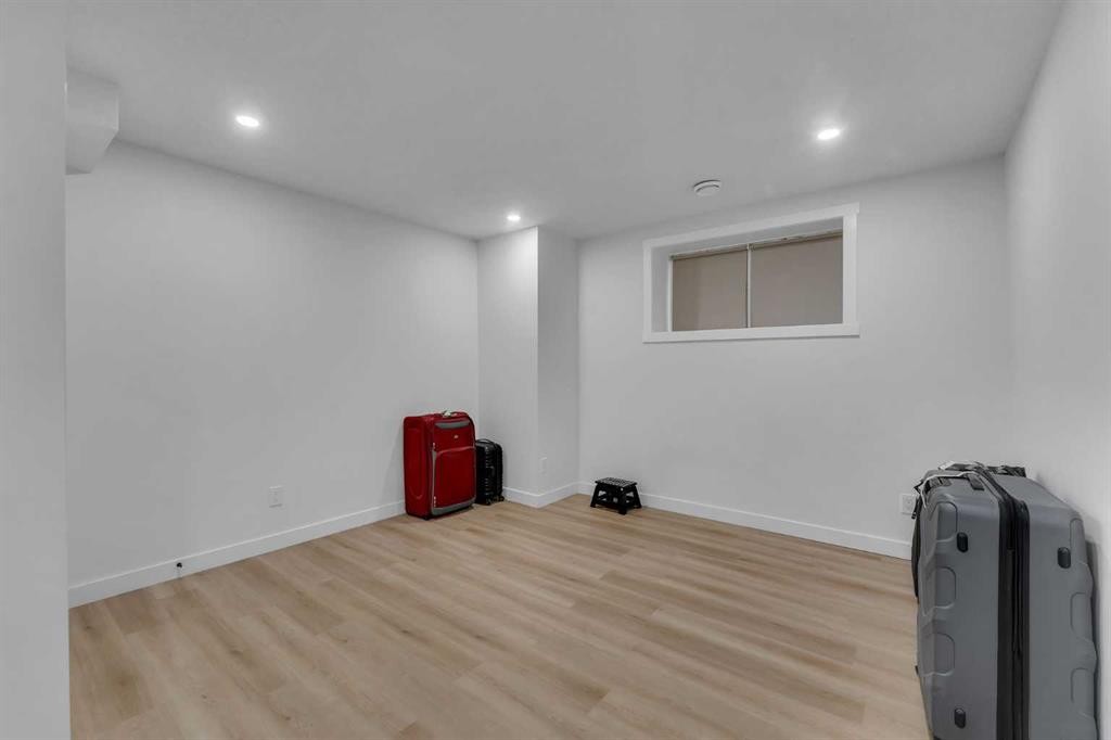 112 Cityside Terrace Ne, Calgary, AB - Indoor Photo Showing Other Room
