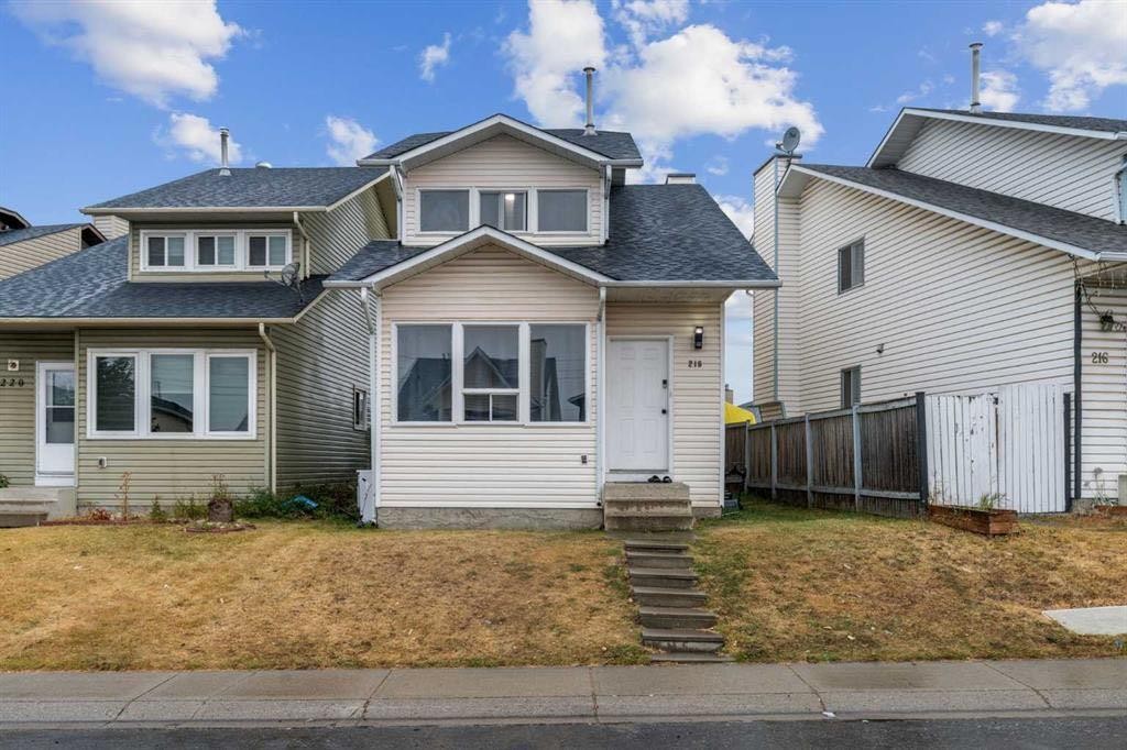 218 Falmere Way Ne, Calgary, AB - Outdoor With Facade