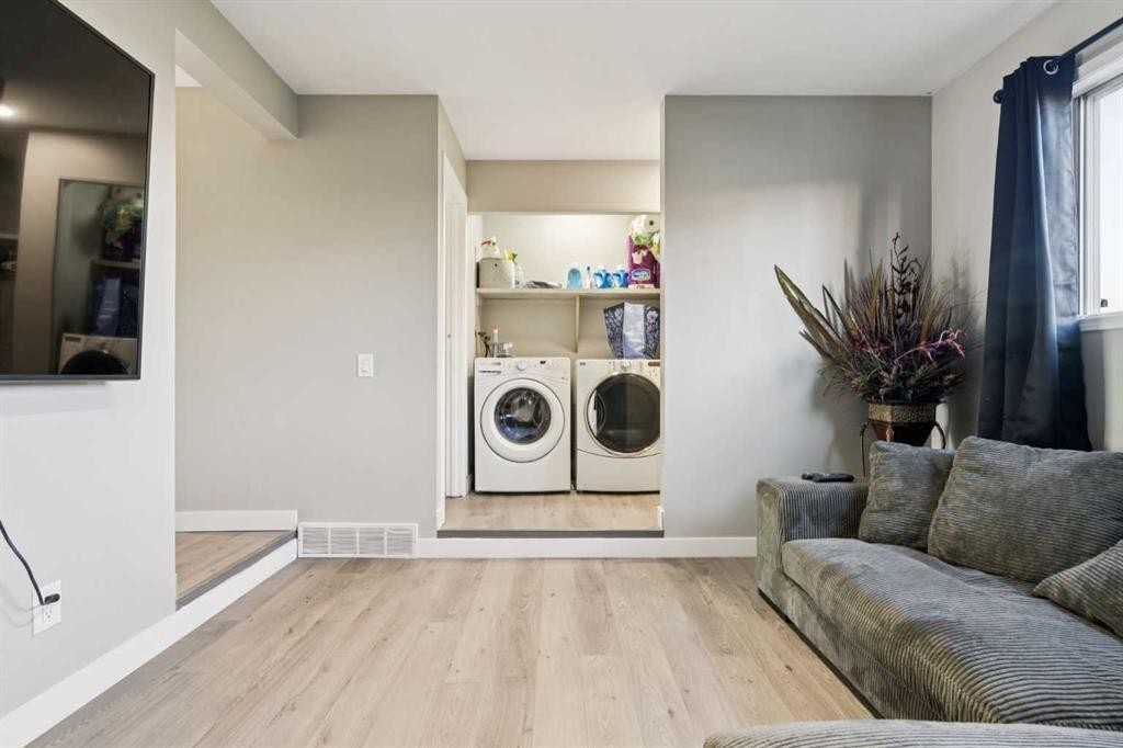 218 Falmere Way Ne, Calgary, AB - Indoor Photo Showing Laundry Room