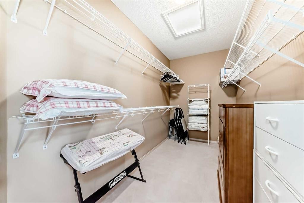 92 Hamptons Drive Nw, Calgary, AB - Indoor