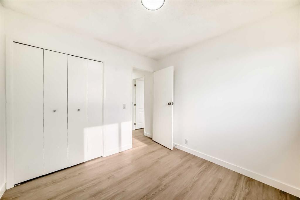 4327 38 Street Ne, Calgary, AB