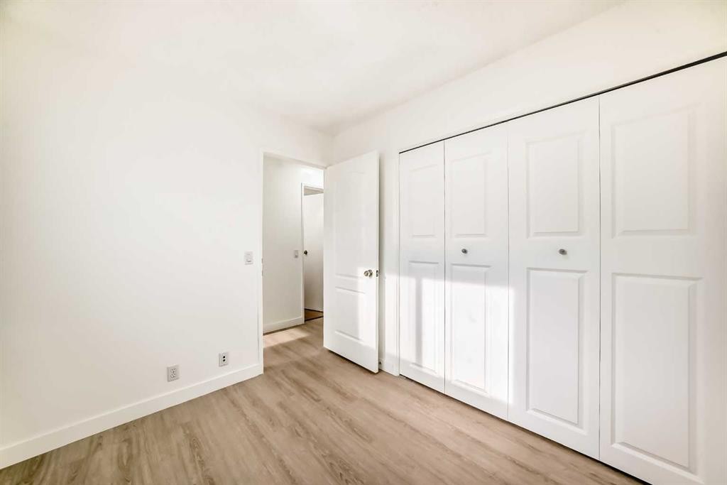 4327 38 Street Ne, Calgary, AB
