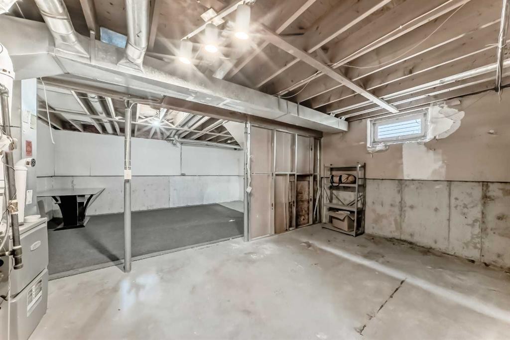 4327 38 Street Ne, Calgary, AB