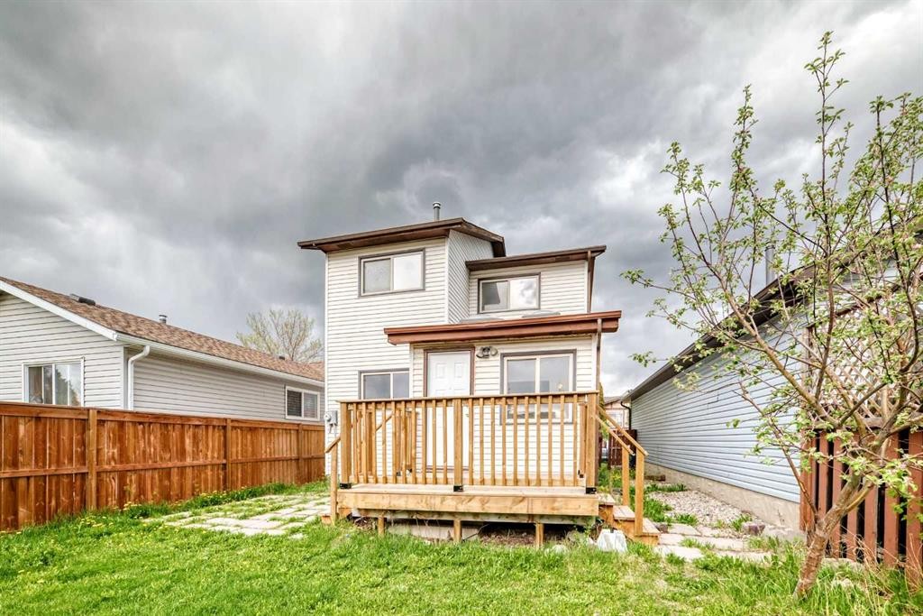 4327 38 Street Ne, Calgary, AB
