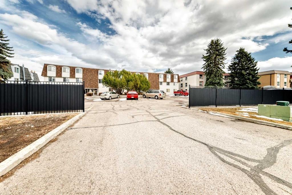 201-512 Cedar Crescent Sw, Calgary, AB - Outdoor
