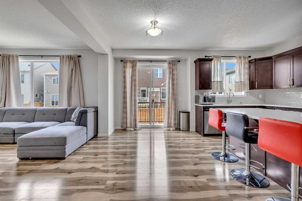 44 Cityside Rise Ne, Calgary, AB - Indoor Photo Showing Living Room