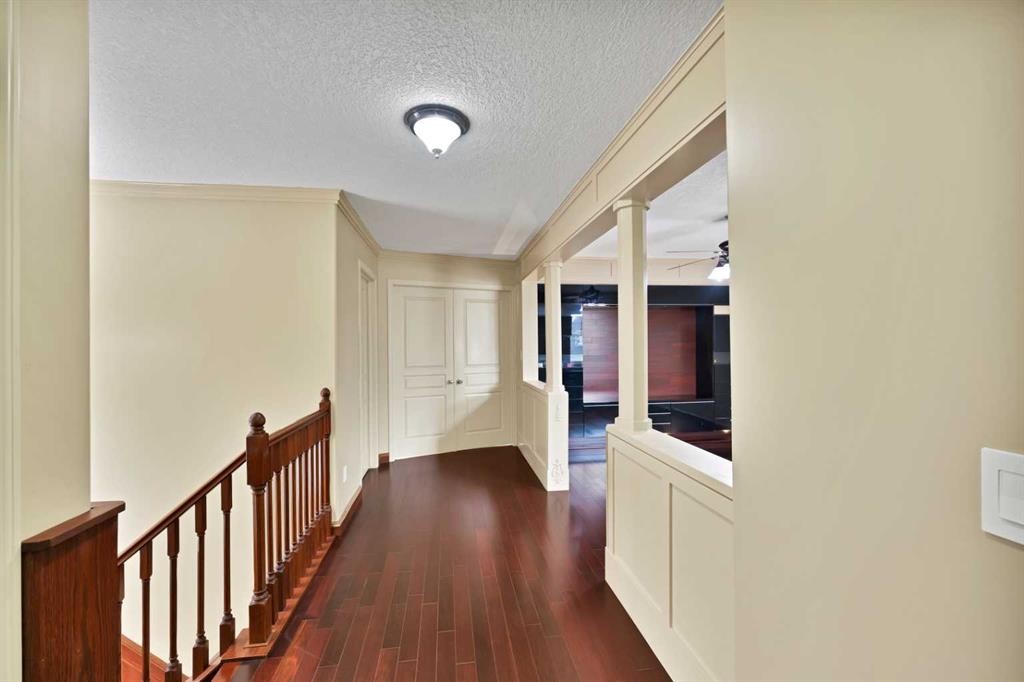 10 Bridlerange Circle Sw, Calgary, AB - Indoor Photo Showing Other Room