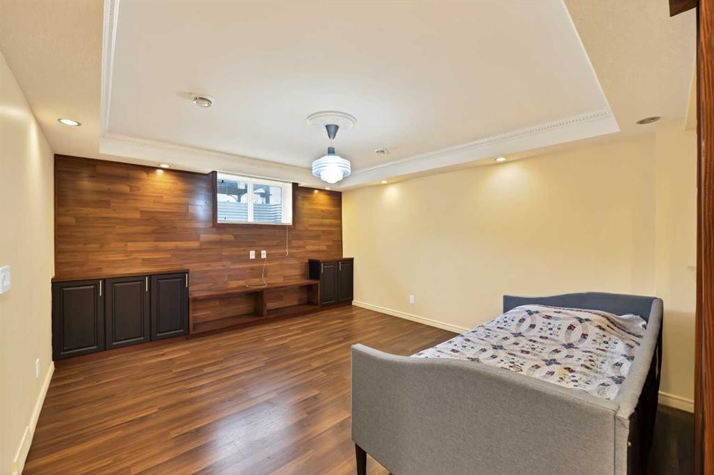 10 Bridlerange Circle Sw, Calgary, AB - Indoor Photo Showing Other Room