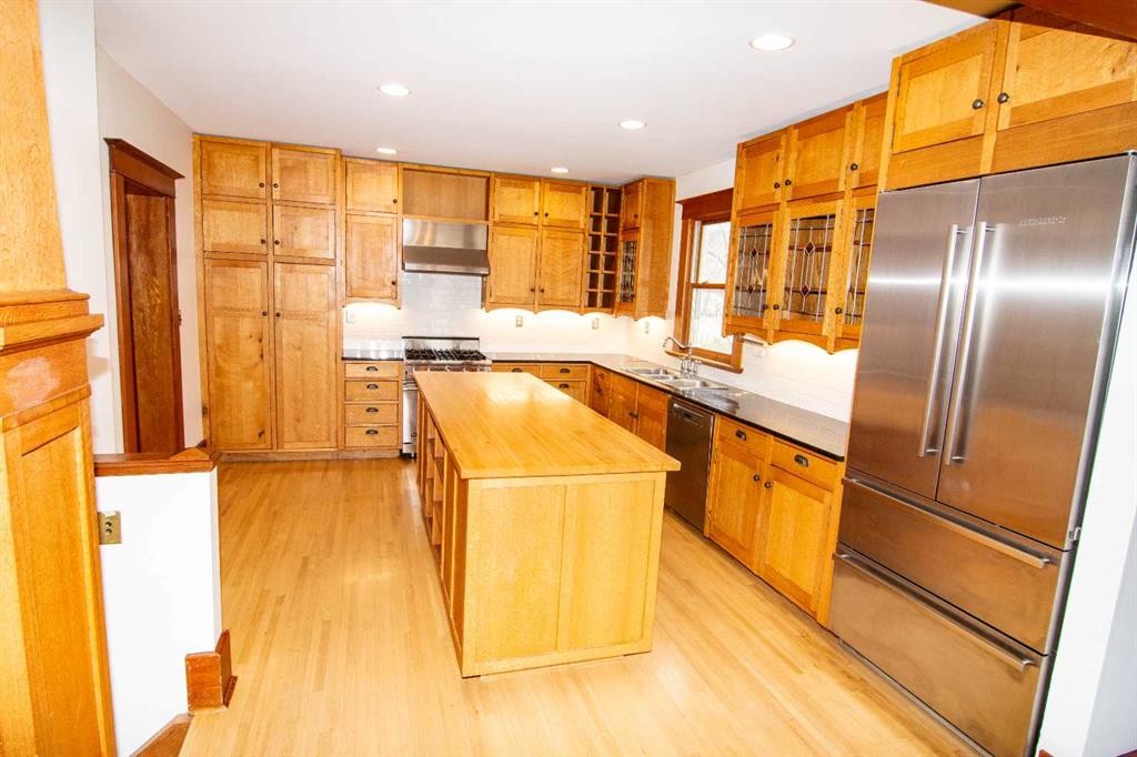 110 Scarboro Avenue Sw, Calgary, AB - Indoor Photo Showing Kitchen