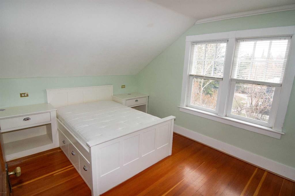 110 Scarboro Avenue Sw, Calgary, AB - Indoor Photo Showing Bedroom