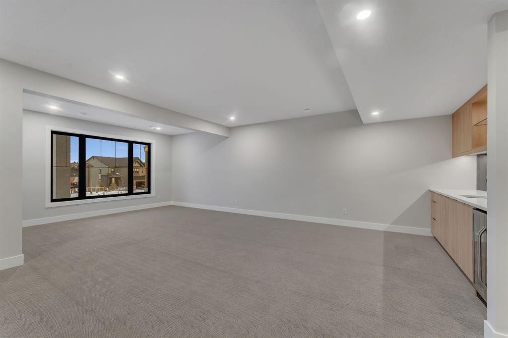 12 Spring Creek Point Sw, Calgary, AB - Indoor