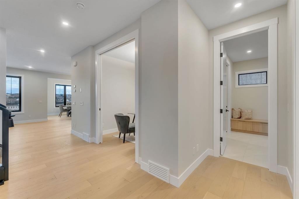 12 Spring Creek Point Sw, Calgary, AB - Indoor Photo Showing Other Room
