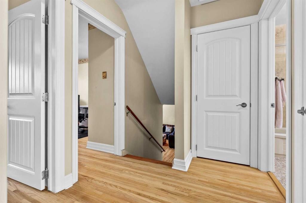 3816 Brighton Drive Nw, Calgary, AB